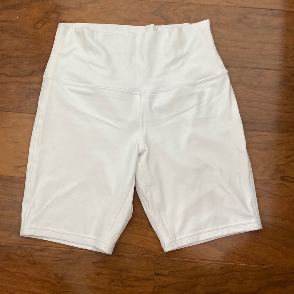 White lululemon align shorts like new only worn once